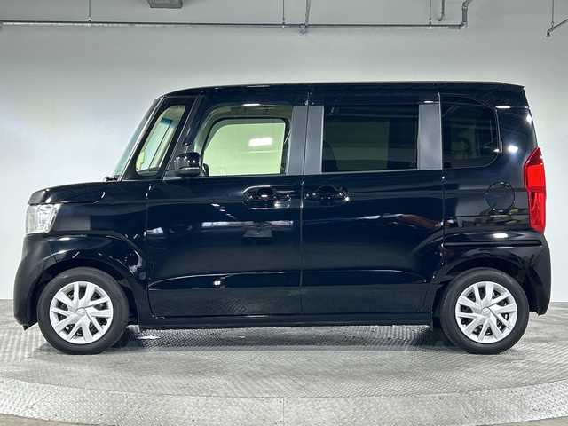 ホンダ Ｎ ＢＯＸ L ターボ 神奈川県 2022(令4)年 1.3万km クリスタルブラックパール 純正7インチナビ【VXM-224VFi】/AM　FM フルセグ　Bluetooth　CD　DVD/バックカメラ/両側パワースライドドア/ホンダセンシング/衝突軽減ブレーキ（CMBS）/誤発進抑制機能/歩行者事故低減ステアリング/路外逸脱抑制機能/渋滞追従機能付きアダプティブクルーズコントロール（ACC）/近距離衝突軽減ブレーキ/急アクセル抑制機能/車線維持支援システム（LKAS）/先行車発進お知らせ機能/標識認識機能/パーキングセンサーシステム/シートヒーター/ビルトインETC/純正フロアマット/ステアリングリモコン/プッシュスタート/LEDヘッドライト/オートライト/オートマチックハイビーム/純正14インチアルミホイール/純正ドアバイザー/スマートキー