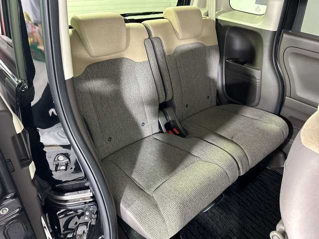 ホンダ Ｎ ＢＯＸ L ターボ 神奈川県 2022(令4)年 1.3万km クリスタルブラックパール 純正7インチナビ【VXM-224VFi】/AM　FM フルセグ　Bluetooth　CD　DVD/バックカメラ/両側パワースライドドア/ホンダセンシング/衝突軽減ブレーキ（CMBS）/誤発進抑制機能/歩行者事故低減ステアリング/路外逸脱抑制機能/渋滞追従機能付きアダプティブクルーズコントロール（ACC）/近距離衝突軽減ブレーキ/急アクセル抑制機能/車線維持支援システム（LKAS）/先行車発進お知らせ機能/標識認識機能/パーキングセンサーシステム/シートヒーター/ビルトインETC/純正フロアマット/ステアリングリモコン/プッシュスタート/LEDヘッドライト/オートライト/オートマチックハイビーム/純正14インチアルミホイール/純正ドアバイザー/スマートキー