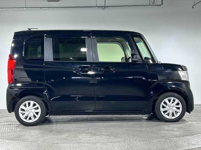 ホンダ Ｎ ＢＯＸ L ターボ 神奈川県 2022(令4)年 1.3万km クリスタルブラックパール 純正7インチナビ【VXM-224VFi】/AM　FM フルセグ　Bluetooth　CD　DVD/バックカメラ/両側パワースライドドア/ホンダセンシング/衝突軽減ブレーキ（CMBS）/誤発進抑制機能/歩行者事故低減ステアリング/路外逸脱抑制機能/渋滞追従機能付きアダプティブクルーズコントロール（ACC）/近距離衝突軽減ブレーキ/急アクセル抑制機能/車線維持支援システム（LKAS）/先行車発進お知らせ機能/標識認識機能/パーキングセンサーシステム/シートヒーター/ビルトインETC/純正フロアマット/ステアリングリモコン/プッシュスタート/LEDヘッドライト/オートライト/オートマチックハイビーム/純正14インチアルミホイール/純正ドアバイザー/スマートキー