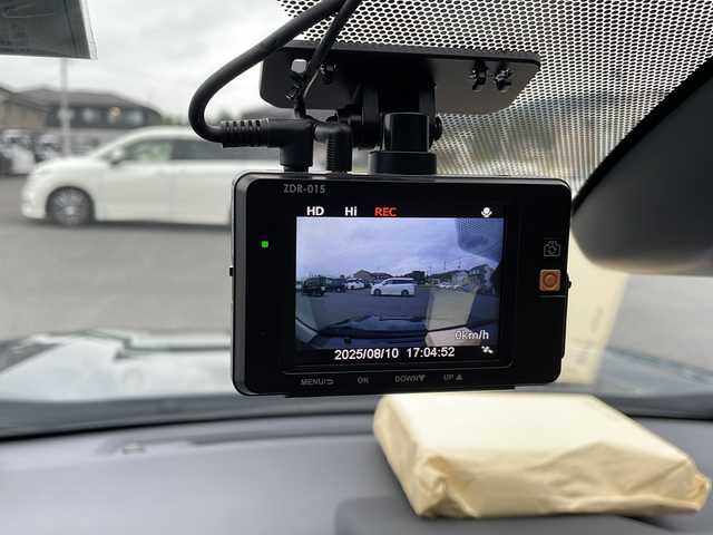 トヨタ ＲＡＶ４ G Zパッケージ 岩手県 2019(令1)年 2.6万km アティチュードブラックマイカ トヨタセーフティセンス/純正SDナビ/電動リアゲート/デジタルインナーミラー/フルセグTV/純正オーディオ/バックカメラ/ETC2.0/前後ドライブレコーダー/レーダークルーズコントロール/衝突被害軽減ブレーキ/レーンキープアシスト/横滑り防止装置/D席パワーシート/シートヒーター/オートライト/オートハイビーム/LEDヘッドライト/フォグランプ/スマートキー/プッシュスタート/電動格納ミラー/純正19インチAW