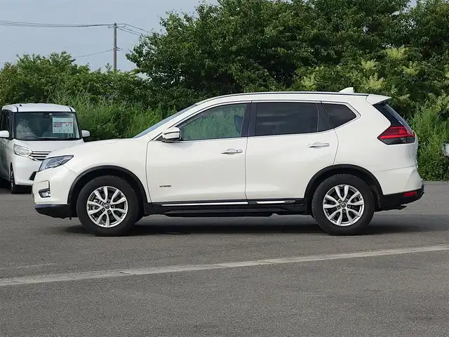 日産 エクストレイル ハイブリッド 20Xi 山形県 2018(平30)年 8.7万km ブリリアントホワイトパール 4WD/衝突被害軽減システム/純正SDナビ/　　【CD BT フルセグ USB AUX】/アラウンドビューモニター/電動リアゲート/レーダークルーズコントロール/LEDオートヘッドライト/純正17インチアルミホイール/ドライブレコーダー/アイドリングストップ/コーナーセンサー/ステアリングスイッチ/電動格納ウィンカーミラー/フォグランプ/インテリジェントルームミラー/インテリジェントキー/ETC