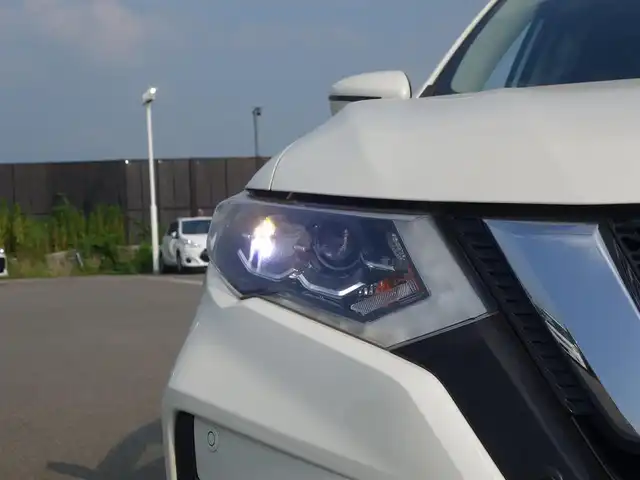 日産 エクストレイル ハイブリッド 20Xi 山形県 2018(平30)年 8.7万km ブリリアントホワイトパール 4WD/衝突被害軽減システム/純正SDナビ/　　【CD BT フルセグ USB AUX】/アラウンドビューモニター/電動リアゲート/レーダークルーズコントロール/LEDオートヘッドライト/純正17インチアルミホイール/ドライブレコーダー/アイドリングストップ/コーナーセンサー/ステアリングスイッチ/電動格納ウィンカーミラー/フォグランプ/インテリジェントルームミラー/インテリジェントキー/ETC