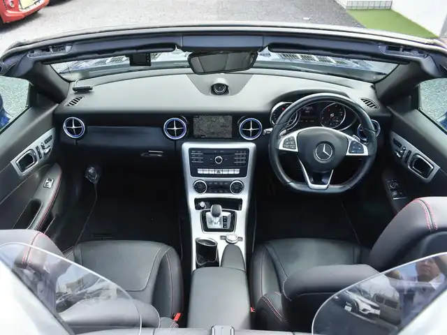メルセデス・ベンツ ＳＬＣ１８０ スポーツ 神奈川県 2017(平29)年 3.9万km 青 ワンオーナー/ドラレコ/全席ポジションメモリシート /全席シートヒーター/レーダーセーフティーパッケージ/ディスタンスパイロット/純正HDDナビ/Bカメラ/BTオーディオ/地デジTV/ETC/純正フロアマット/保証書/取説ナビ説/スペアスマートキー/記録簿（R2 4 6）