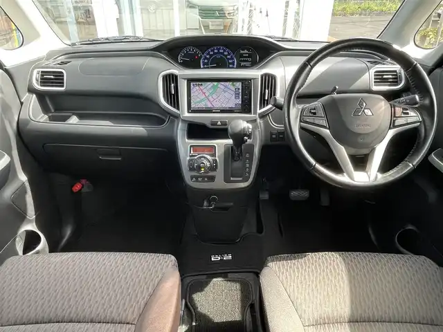 三菱 デリカＤ：２ ハイブリッドMZ 道央・札幌 2018(平30)年 7.1万km ピュアホワイトP ・４WD/・衝突軽減ブレーキ/・ワンオーナー/・社外ナビ/　CD＆BT＆USB＆TV/・レーンキープアシスト/・両側パワースライドドア/・クルーズコントロール/・オートエアコン/・オートライト/・アイドリングストップ/・ミラーヒーター/・シートヒーター/・ドライブレコーダー/・プッシュスタート/・スマートキー/・電動格納ミラー/・純正フロアマット/・ドアバイザー/・ウィンカーミラー/・フォグライト/・HIDヘッドライト/・スペアキー
