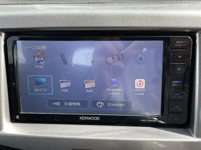 三菱 デリカＤ：２ ハイブリッドMZ 道央・札幌 2018(平30)年 7.1万km ピュアホワイトP ・４WD/・衝突軽減ブレーキ/・ワンオーナー/・社外ナビ/　CD＆BT＆USB＆TV/・レーンキープアシスト/・両側パワースライドドア/・クルーズコントロール/・オートエアコン/・オートライト/・アイドリングストップ/・ミラーヒーター/・シートヒーター/・ドライブレコーダー/・プッシュスタート/・スマートキー/・電動格納ミラー/・純正フロアマット/・ドアバイザー/・ウィンカーミラー/・フォグライト/・HIDヘッドライト/・スペアキー