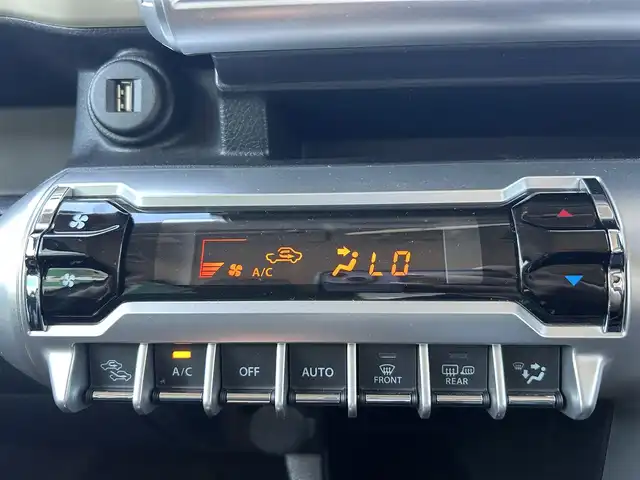 スズキ クロスビー HYBRID MZ 岡山県 2020(令2)年 5.6万km ミネラルグレーメタリック 3トーンコーディネート 純正8インチナビ　AVIC-RLS901II/フルセグTV、CD、DVD、Blluetooth、AM、FM/全周囲カメラ/クルーズコントロール/ビルトインETC/ドライブレコーダー/LEDヘッドライト/コーナーセンサー/セーフティーサポート/ビルトインETC/純正フロアマット/純正アルミホイール