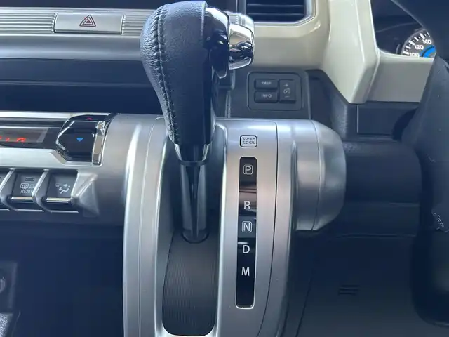 スズキ クロスビー HYBRID MZ 岡山県 2020(令2)年 5.6万km ミネラルグレーメタリック 3トーンコーディネート 純正8インチナビ　AVIC-RLS901II/フルセグTV、CD、DVD、Blluetooth、AM、FM/全周囲カメラ/クルーズコントロール/ビルトインETC/ドライブレコーダー/LEDヘッドライト/コーナーセンサー/セーフティーサポート/ビルトインETC/純正フロアマット/純正アルミホイール