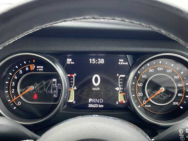 クライスラー・ジープ ジープ ラングラー アンリミテッド サハラ 長野県 2020(令2)年 3.1万km 白 純正8.4インチディスプレイナビ/AppleCarPlay対応/Bluetooth Audio/フルセグテレビ/バックカメラ/リフトアップ（純正サス車載）/レーダークルーズコントロール/前後ドライブレコーダー/前後コーナーセンサー/ステアリングヒーター/レザーシート/シートヒーター/4本出しマフラー/アイドリングストップ/LEDヘッドライト/オートライト/プッシュスタート/スマートキー/ETC/取扱説明書/保証書