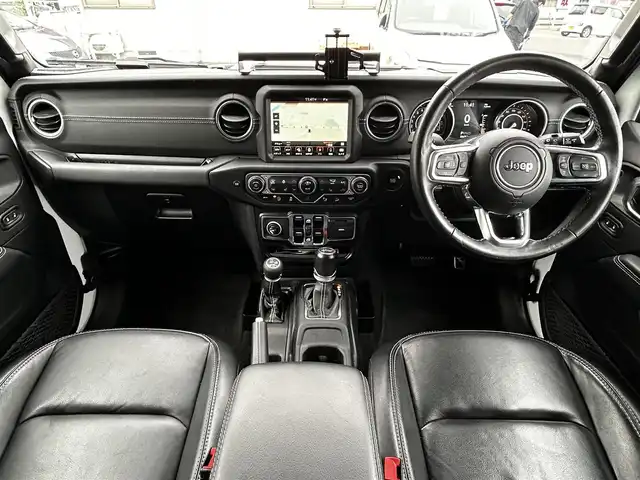 クライスラー・ジープ ジープ ラングラー アンリミテッド サハラ 福島県 2020(令2)年 3.1万km ブライトホワイト 純正8.4インチU-conectナビ/AppleCarPlay対応/アルパインスピーカー/フルセグTV/B/F/Sカメラ/リフトアップ（純正サス車載）/アダプティブクルーズコントロール/前後ドライブレコーダー/ステアリングヒーター/黒レザーシート/クリアランスソナー/シートヒーター/ブラインドスポットモニター/社外4本出しマフラー/社外ステップ/ブロックタイヤ（MONSTA）/LEDヘッドライト/オートライト/プッシュスタート/スマートキー/ETC2.0/取扱説明書/保証書