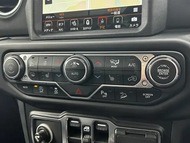 クライスラー・ジープ ジープ ラングラー アンリミテッド サハラ 福島県 2020(令2)年 3.1万km ブライトホワイト 純正8.4インチU-conectナビ/AppleCarPlay対応/アルパインスピーカー/フルセグTV/B/F/Sカメラ/リフトアップ（純正サス車載）/アダプティブクルーズコントロール/前後ドライブレコーダー/ステアリングヒーター/黒レザーシート/クリアランスソナー/シートヒーター/ブラインドスポットモニター/社外4本出しマフラー/社外ステップ/ブロックタイヤ（MONSTA）/LEDヘッドライト/オートライト/プッシュスタート/スマートキー/ETC2.0/取扱説明書/保証書