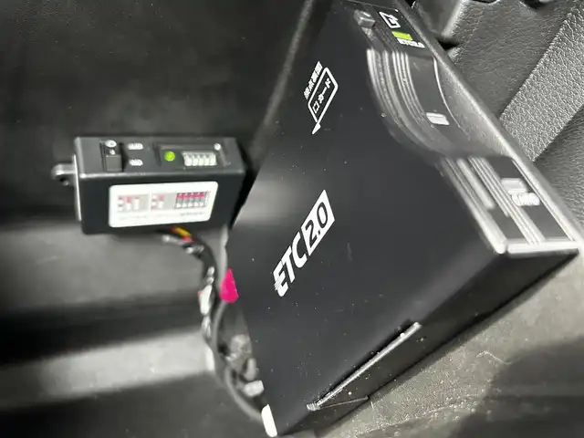 クライスラー・ジープ ジープ ラングラー アンリミテッド サハラ 福島県 2020(令2)年 3.1万km ブライトホワイト 純正8.4インチU-conectナビ/AppleCarPlay対応/アルパインスピーカー/フルセグTV/B/F/Sカメラ/リフトアップ（純正サス車載）/アダプティブクルーズコントロール/前後ドライブレコーダー/ステアリングヒーター/黒レザーシート/クリアランスソナー/シートヒーター/ブラインドスポットモニター/社外4本出しマフラー/社外ステップ/ブロックタイヤ（MONSTA）/LEDヘッドライト/オートライト/プッシュスタート/スマートキー/ETC2.0/取扱説明書/保証書