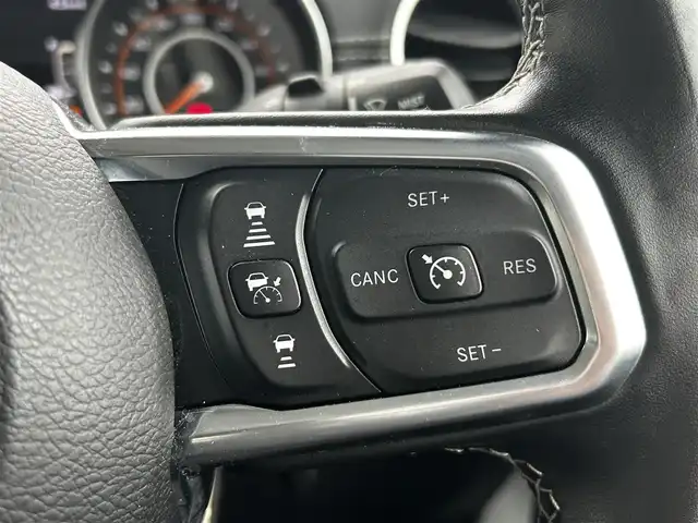 クライスラー・ジープ ジープ ラングラー アンリミテッド サハラ 福島県 2020(令2)年 3.1万km ブライトホワイト 純正8.4インチU-conectナビ/AppleCarPlay対応/アルパインスピーカー/フルセグTV/B/F/Sカメラ/リフトアップ（純正サス車載）/アダプティブクルーズコントロール/前後ドライブレコーダー/ステアリングヒーター/黒レザーシート/クリアランスソナー/シートヒーター/ブラインドスポットモニター/社外4本出しマフラー/社外ステップ/ブロックタイヤ（MONSTA）/LEDヘッドライト/オートライト/プッシュスタート/スマートキー/ETC2.0/取扱説明書/保証書