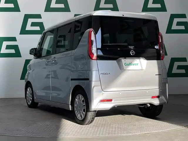 日産 ルークス X 鹿児島県 2021(令3)年 5.6万km スターリングシルバーM 禁煙　/ナビ（AM/FM/CD/Bluetooth）　/全方位カメラ　/インテリジェントエマージェンシーブレーキ　/○レーンキープアシスト　/○踏み間違い防止機能/○ふらつき警報/○先行者発進お知らせ機能/横滑り防止機能　/片側パワースライドドア　/前後コーナーセンサー　/前方ドライブレコーダー　/ＥＴＣ　/オートライト/フロアマット