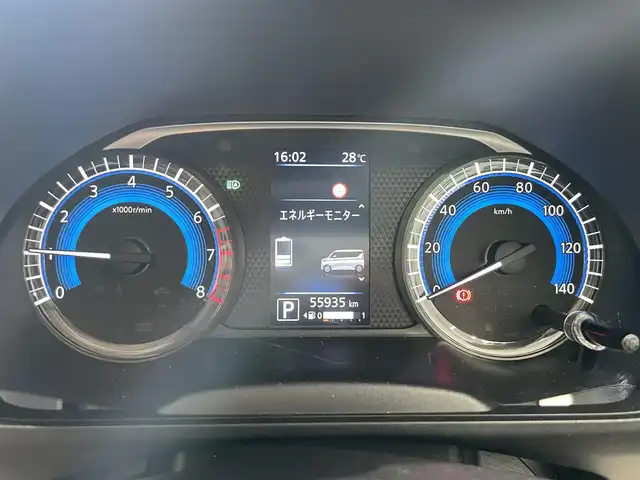日産 ルークス X 鹿児島県 2021(令3)年 5.6万km スターリングシルバーM 禁煙　/ナビ（AM/FM/CD/Bluetooth）　/全方位カメラ　/インテリジェントエマージェンシーブレーキ　/○レーンキープアシスト　/○踏み間違い防止機能/○ふらつき警報/○先行者発進お知らせ機能/横滑り防止機能　/片側パワースライドドア　/前後コーナーセンサー　/前方ドライブレコーダー　/ＥＴＣ　/オートライト/フロアマット