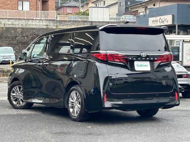 トヨタ アルファード Z 宮城県 2025(令7)年 0.9万km ブラック ワンオーナー/左右独立ムーンルーフ/デジタルインナーミラー/ユニバーサルステップ/アドバンストパーク/純正メモリーナビ/AM/FM/USB/Bluetooth/Toyota Safety Sense/・PCS(プリクラッシュセーフティ)/・LDA(レーンディパーチャーアラート)/・BSM(ブラインドスポットモニター)/・オートマチックハイビーム/・レーダークルーズコントロール/運転支援システム/・ロードサインアシスト/・リヤクロストラフィックアラート/・後方車両接近告知/・安心降車アシスト/・周辺車両接近時サポート/・クリアランスソナー/・ブレーキホールド/フルセグTV/全方位カメラ/バックカメラ/ビルトインETC2.0/デジタルインナーミラー/両側パワースライドドア/パワーバックドア/ステアリングスイッチ/レザーシート/パワーシート/メモリーシート/シートヒーター/エアーシート/オットマン/プッシュスタート/スマートキー/スペアキー/純正18インチAW付き夏タイヤ/（225/60/R18）/純正LEDヘッドライト/電動格納ミラー/ウインカーミラー/置くだけ携帯充電