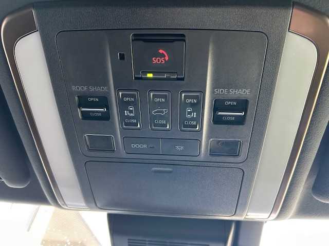 トヨタ アルファード Z 宮城県 2025(令7)年 0.9万km ブラック ワンオーナー/左右独立ムーンルーフ/デジタルインナーミラー/ユニバーサルステップ/アドバンストパーク/純正メモリーナビ/AM/FM/USB/Bluetooth/Toyota Safety Sense/・PCS(プリクラッシュセーフティ)/・LDA(レーンディパーチャーアラート)/・BSM(ブラインドスポットモニター)/・オートマチックハイビーム/・レーダークルーズコントロール/運転支援システム/・ロードサインアシスト/・リヤクロストラフィックアラート/・後方車両接近告知/・安心降車アシスト/・周辺車両接近時サポート/・クリアランスソナー/・ブレーキホールド/フルセグTV/全方位カメラ/バックカメラ/ビルトインETC2.0/デジタルインナーミラー/両側パワースライドドア/パワーバックドア/ステアリングスイッチ/レザーシート/パワーシート/メモリーシート/シートヒーター/エアーシート/オットマン/プッシュスタート/スマートキー/スペアキー/純正18インチAW付き夏タイヤ/（225/60/R18）/純正LEDヘッドライト/電動格納ミラー/ウインカーミラー/置くだけ携帯充電