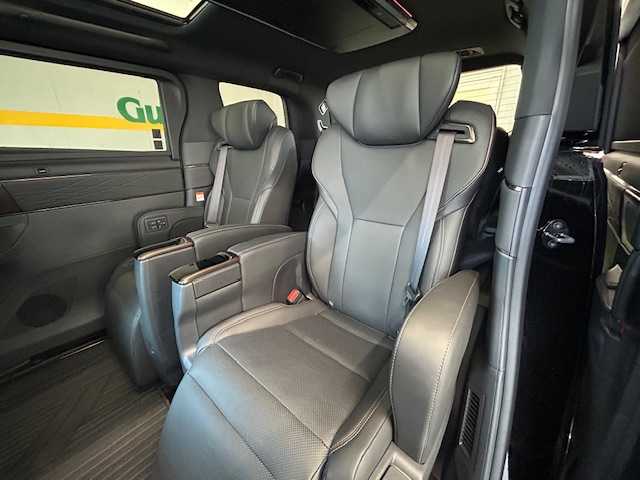 トヨタ アルファード Z 宮城県 2025(令7)年 0.9万km ブラック ワンオーナー/左右独立ムーンルーフ/デジタルインナーミラー/ユニバーサルステップ/アドバンストパーク/純正メモリーナビ/AM/FM/USB/Bluetooth/Toyota Safety Sense/・PCS(プリクラッシュセーフティ)/・LDA(レーンディパーチャーアラート)/・BSM(ブラインドスポットモニター)/・オートマチックハイビーム/・レーダークルーズコントロール/運転支援システム/・ロードサインアシスト/・リヤクロストラフィックアラート/・後方車両接近告知/・安心降車アシスト/・周辺車両接近時サポート/・クリアランスソナー/・ブレーキホールド/フルセグTV/全方位カメラ/バックカメラ/ビルトインETC2.0/デジタルインナーミラー/両側パワースライドドア/パワーバックドア/ステアリングスイッチ/レザーシート/パワーシート/メモリーシート/シートヒーター/エアーシート/オットマン/プッシュスタート/スマートキー/スペアキー/純正18インチAW付き夏タイヤ/（225/60/R18）/純正LEDヘッドライト/電動格納ミラー/ウインカーミラー/置くだけ携帯充電