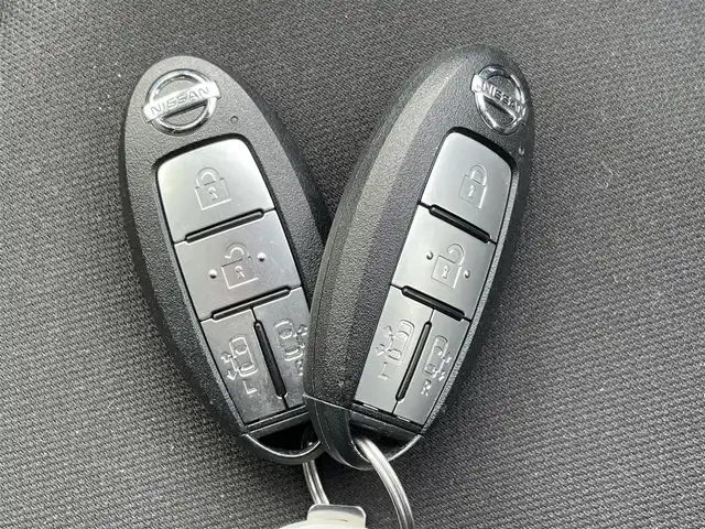 日産 セレナ ハイウェイスター V 佐賀県 2021(令3)年 3.8万km ダイヤモンドブラック ワンオーナー/社外SDナビゲーション/・フルセグTV/CD/DVD/SD/Bluetooth/アルパインフリップダウンモニター/アラウンドビューモニター/ETC/インテリジェントルームミラー/両側パワースライドドア/電子パーキングブレーキ/・AUTO HOLD機能/後席エアコン/キャプテンシート/後席サンシェード/ISOFIX対応/革巻きステアリング/ステアリングリモコン/純正16インチアルミホイール/純正LEDヘッドライト/純正LEDフォグランプ/社外オールシーズンフロアマット/新車保証書/取扱説明書/スペアキー１本/プロパイロット/・インテリジェントクルーズコントロール/・エマージェンシーブレーキ/・レーンディパーチャーワーニング/・ブラインドスポット/・インテリジェントBSI/・クロストラフィックアラート/・クリアランスソナー/・標識検知機能