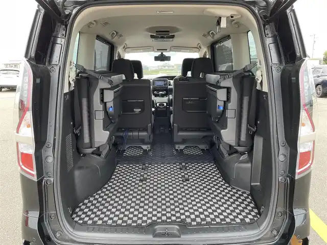 日産 セレナ ハイウェイスター V 佐賀県 2021(令3)年 3.8万km ダイヤモンドブラック ワンオーナー/社外SDナビゲーション/・フルセグTV/CD/DVD/SD/Bluetooth/アルパインフリップダウンモニター/アラウンドビューモニター/ETC/インテリジェントルームミラー/両側パワースライドドア/電子パーキングブレーキ/・AUTO HOLD機能/後席エアコン/キャプテンシート/後席サンシェード/ISOFIX対応/革巻きステアリング/ステアリングリモコン/純正16インチアルミホイール/純正LEDヘッドライト/純正LEDフォグランプ/社外オールシーズンフロアマット/新車保証書/取扱説明書/スペアキー１本/プロパイロット/・インテリジェントクルーズコントロール/・エマージェンシーブレーキ/・レーンディパーチャーワーニング/・ブラインドスポット/・インテリジェントBSI/・クロストラフィックアラート/・クリアランスソナー/・標識検知機能