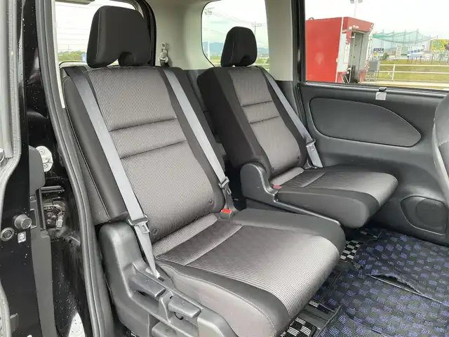 日産 セレナ ハイウェイスター V 佐賀県 2021(令3)年 3.8万km ダイヤモンドブラック ワンオーナー/社外SDナビゲーション/・フルセグTV/CD/DVD/SD/Bluetooth/アルパインフリップダウンモニター/アラウンドビューモニター/ETC/インテリジェントルームミラー/両側パワースライドドア/電子パーキングブレーキ/・AUTO HOLD機能/後席エアコン/キャプテンシート/後席サンシェード/ISOFIX対応/革巻きステアリング/ステアリングリモコン/純正16インチアルミホイール/純正LEDヘッドライト/純正LEDフォグランプ/社外オールシーズンフロアマット/新車保証書/取扱説明書/スペアキー１本/プロパイロット/・インテリジェントクルーズコントロール/・エマージェンシーブレーキ/・レーンディパーチャーワーニング/・ブラインドスポット/・インテリジェントBSI/・クロストラフィックアラート/・クリアランスソナー/・標識検知機能