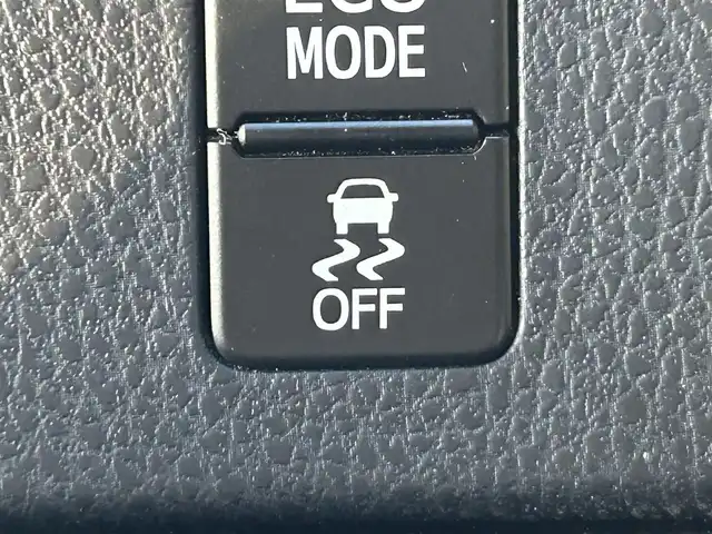 トヨタ ヴォクシー ZS GRスポーツ 奈良県 2020(令2)年 6.5万km ホワイトパールクリスタルシャイン 登録時走行距離64751km/純正10インチナビ/フルセグTV(AM.FM.CD.DVD.TV.BT)/純正フリップダウンモニター/両側パワースライドドア/バックカメラ/ETC/ドライブレコーダー/シートヒーター/クリアランスソナー/衝突軽減ブレーキ/横滑り防止装置/クルーズコントロール(追従走行なし)/車線逸脱警報（レーンキープアシスト）/オートライト/オートマチックハイビーム/アイドリングストップ/18インチ純正AW/純正フロアマット/ハーフレザーシート