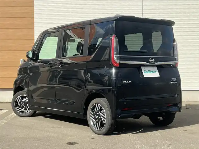 日産 ルークス HWS X プロパイロットED 秋田県 2023(令5)年 6.5万km ブラック ４WD/両側ハンズフリーオートスライドドア/衝突軽減システム/プロパイロット/LEDヘッドライト/純正メモリナビ（CD/BT/USB）/アラウンドビューモニター/日産純正１４インチアルミ（夏タイヤ装着）/スマートキー/アイドリングストップ/プッシュスタート/クルーズコントロール追従走行有/コーナーセンサー/ステアリングスイッチ/ステアリングヒーター/前席シートヒーター/ビルトインETC/デジタルインナーミラー/電動パーキングブレーキ/オートブレーキホールド機能/純正フロアマット/オートライト/オートエアコン/パワーステアリング/パワーウィンドウ/横滑り防止/盗難防止装置/寒冷地仕様/電動格納ウィンカーミラー/保証書/取扱説明書/記録簿/スペアキー×１