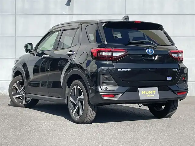 トヨタ ライズ Z 千葉県 2025(令7)年 0.8万km ブラックマイカメタリック スマートアシスト/・衝突軽減ブレーキ/レーンキープアシスト/・レーダークルーズコントロール/オートハイビーム/・クリアランスソナー/9インチディスプレイオーディオ/・フルセグ/BT/USB/カープレイ/バックカメラ/ステアリングスイッチ/ETC/シートヒーター(D/N席)/LEDヘッドライト/オートライト/フォグライト/スマートキー/プッシュスタート/フロアマット/純正17インチAW