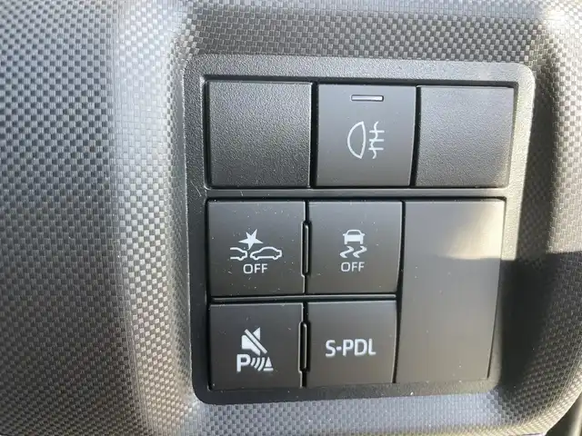 トヨタ ライズ Z 千葉県 2025(令7)年 0.8万km ブラックマイカメタリック スマートアシスト/・衝突軽減ブレーキ/レーンキープアシスト/・レーダークルーズコントロール/オートハイビーム/・クリアランスソナー/9インチディスプレイオーディオ/・フルセグ/BT/USB/カープレイ/バックカメラ/ステアリングスイッチ/ETC/シートヒーター(D/N席)/LEDヘッドライト/オートライト/フォグライト/スマートキー/プッシュスタート/フロアマット/純正17インチAW