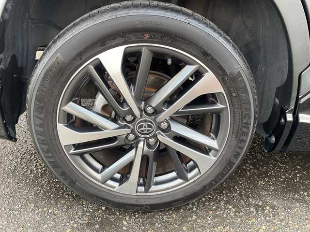 トヨタ カローラ クロス ハイブリッド Z 神奈川県 2022(令4)年 3.6万km アティチュードブラックマイカ ワンオーナー/プッシュスタート/ビルトインETC2.0/クルーズコントロール/プリクラッシュ/アラウンドビュー/車線逸脱防止装置/横滑り防止装置/前後ドライブレコーダー/コーナーセンサー/パワーシート/シートヒーター/パワーバックドア/電動格納ミラー/LEDライト、フォグライト/オートライト/オートハイビーム/USB端子