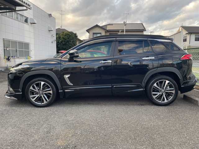 トヨタ カローラ クロス ハイブリッド Z 神奈川県 2022(令4)年 3.6万km アティチュードブラックマイカ ワンオーナー/プッシュスタート/ビルトインETC2.0/クルーズコントロール/プリクラッシュ/アラウンドビュー/車線逸脱防止装置/横滑り防止装置/前後ドライブレコーダー/コーナーセンサー/パワーシート/シートヒーター/パワーバックドア/電動格納ミラー/LEDライト、フォグライト/オートライト/オートハイビーム/USB端子