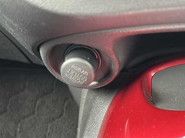 日産 ジューク 15RX 静岡県 2012(平24)年 10万km ホワイトパール 社外SDナビ/・CD/・DVD/・フルセグＴＶ/・Bluetooth/・AM/・FM/主要装備/・衝突軽減/・バックカメラ/・ETC/・純正フロアマット/・純正アルミホイール/・オートライト/・スマートキー/・プッシュスタート/・スペアキー1本/・オートエアコン/・革巻きステアリング/・Wエアバック