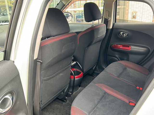 日産 ジューク 15RX 静岡県 2012(平24)年 10万km ホワイトパール 社外SDナビ/・CD/・DVD/・フルセグＴＶ/・Bluetooth/・AM/・FM/主要装備/・衝突軽減/・バックカメラ/・ETC/・純正フロアマット/・純正アルミホイール/・オートライト/・スマートキー/・プッシュスタート/・スペアキー1本/・オートエアコン/・革巻きステアリング/・Wエアバック