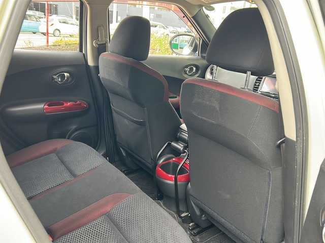 日産 ジューク 15RX 静岡県 2012(平24)年 10万km ホワイトパール 社外SDナビ/・CD/・DVD/・フルセグＴＶ/・Bluetooth/・AM/・FM/主要装備/・衝突軽減/・バックカメラ/・ETC/・純正フロアマット/・純正アルミホイール/・オートライト/・スマートキー/・プッシュスタート/・スペアキー1本/・オートエアコン/・革巻きステアリング/・Wエアバック