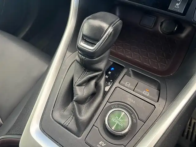 トヨタ ＲＡＶ４ ハイブリットG 愛知県 2019(令1)年 7.1万km ホワイトパールクリスタルシャイン ワンオーナー/サンルーフ/4WD/バックカメラ/追従クルーズコントロール/モデリスタエアロ/純正ナビ/Bluetooth/DVD//フルセグTV/ETC/電動リアゲート/ドライブレコーダー/パワーシート/シートヒーター/前後コーナーセンサー/純正アルミホイール/純正フロアマット/オートマチックハイビーム/スペアキー