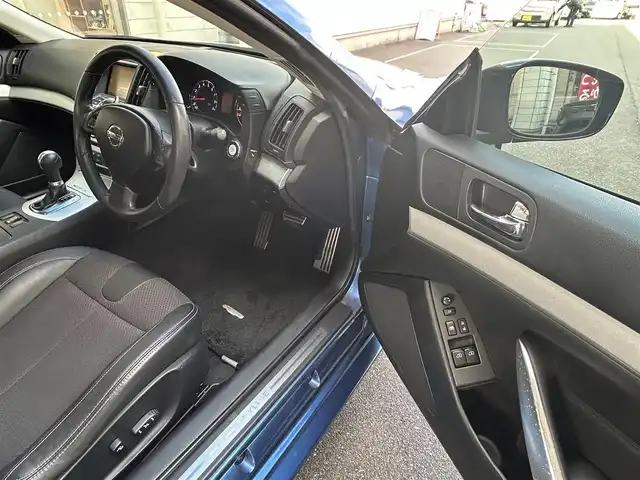 日産 スカイライン 370GT Type S 愛知県 2008(平20)年 6万km ファウンテンブルー 社外エアロ〈フロント／サイド／リア／リアアンダー〉/社外車高調/社外20インチAW〈work GNOSIS CV202〉/社外マフラー/純正メーカ―オプションHDDナビ/バックカメラ/ハーフレザーシート/前席パワーシート/HIDヘッドライト〈オート機能付〉/アクティブAFS/レザーステアリング/パドルシフト/純正アルミペダル