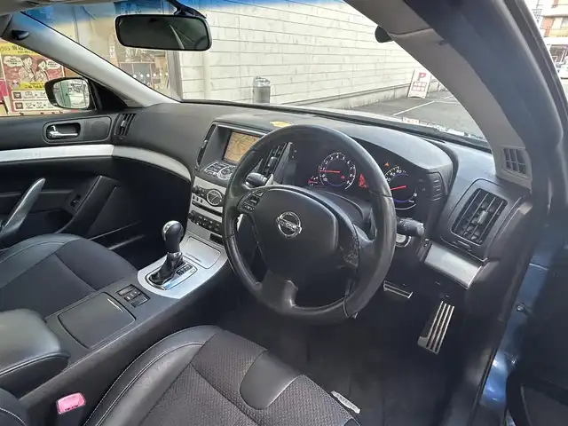 日産 スカイライン 370GT Type S 愛知県 2008(平20)年 6万km ファウンテンブルー 社外エアロ〈フロント／サイド／リア／リアアンダー〉/社外車高調/社外20インチAW〈work GNOSIS CV202〉/社外マフラー/純正メーカ―オプションHDDナビ/バックカメラ/ハーフレザーシート/前席パワーシート/HIDヘッドライト〈オート機能付〉/アクティブAFS/レザーステアリング/パドルシフト/純正アルミペダル