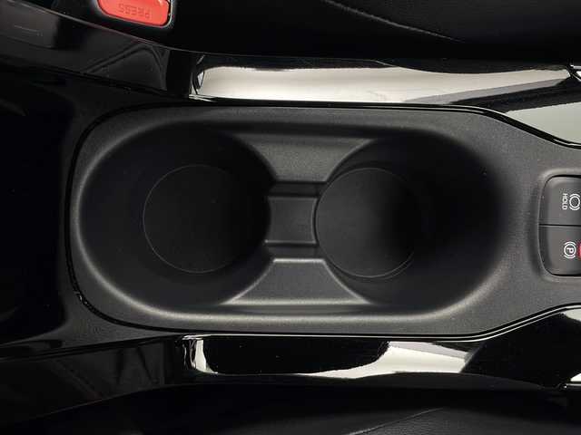 トヨタ カローラ クロス ハイブリッド Z 秋田県 2024(令6)年 0.7万km アティチュードブラックマイカ 4WD/純正ナビ/（AM/FM/TV/Bluetooth）/レーダークルーズコントロール/ビルトインETC2.0/ハーフレザーシート/ワイパーデアイサー/前席シートヒーター/ステアリングヒーター/革巻きステアリング/ルーフレール/オートライト/オートマチックハイビーム/LEDヘッドライト/フォグランプ/トヨタセーフティーセンス/アドバンスパーク/衝突軽減システム/レーンキープアシスト/ブラインドスポットモニター/パワーバックドア