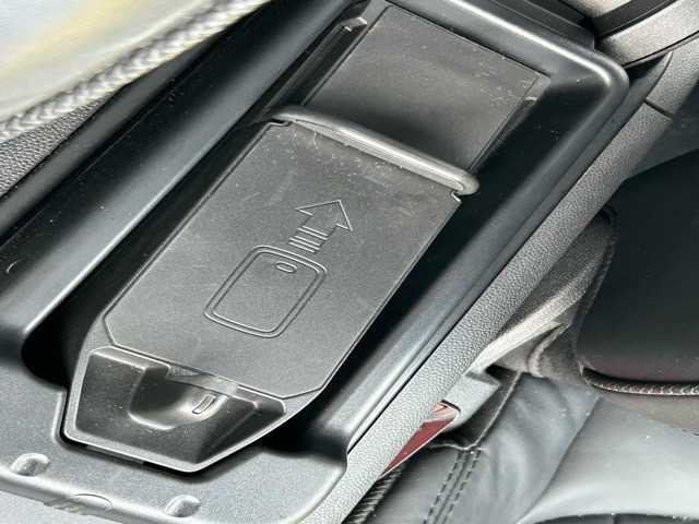 ＭＩＮＩ ミニ クラブマン ジョンクーパーワークス 千葉県 2018(平30)年 5.8万km アイランドブルー ワンオーナー/純正HDDナビ/Bluetooth/AppleCarPlay/USB/ETC/harman kardonスピーカー/バックカメラ/ヘッドアップディスプレイ/MINIドライビングモード/アクティブクルーズコントロール/パドルシフト/前席シートヒーター/前席パワーシート/置くだけ充電/衝突警報/歩行者警報/コンフォートアクセス/オートライト/プッシュスタート/スマートキー/スペアキー1本/LEDヘッドライト/純正フロアマット/保証書・取扱説明書