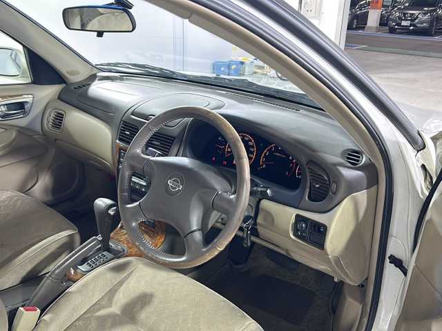 日産 ブルーバード シルフィ 18Vi Gパッケージ リミテッド 福岡県 2002(平14)年 19.4万km ホワイトパール ・ハロゲンライト/・純正オーディオ/・純正フロアマット/・リモコンキー
