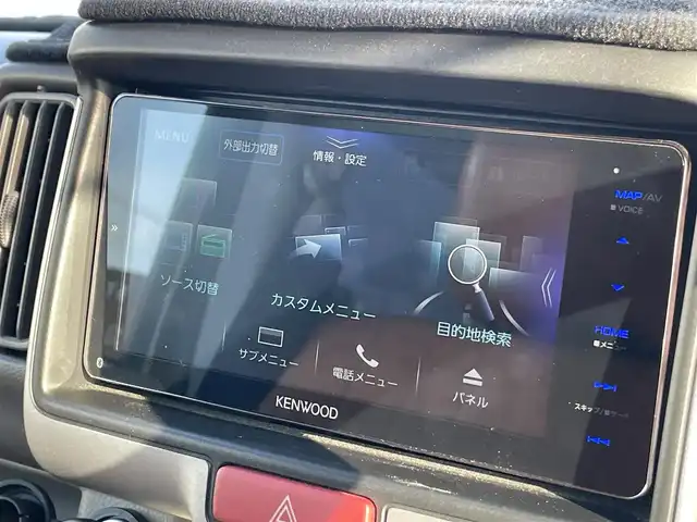 スズキ エブリィ ワゴン PZターボ 広島県 2020(令2)年 3.3万km クールカーキPM ワンオーナー/禁煙車/ジムニーフェイスキット/フロントバンパーガード/社外バンパー/リフトアップ/サイドカバー/社外マフラー/社外ナビ/　【CD/DVD/Bluetooth/フルセグTV】/衝突被害軽減システム/横滑防止装置/盗難防止装置/片側パワースライドドア/D席シートヒーター/レザー調シートカバー/ETC/デジタルインナーミラー/ロットホルダー/純正シリコンカバー/社外ラゲッジトレイ/純正ドアハンドルエスカレッション/フェンダーミラー/オートライト/LEDヘッドライト/社外フォグランプ/プッシュスタート/スマートキー/スペアキー×1/アイドリングストップ/社外アルミホイール 14インチ/ドアバイザー/純正フロアマット/新車時整備手帳（保証書）/取扱説明書