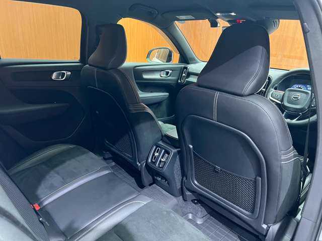 ボルボ ＸＣ４０ T4 AWD Rデザイン 千葉県 2019(平31)年 6万km クリスタルホワイトP ＡＣＣ　/半革シート　/ナビ　/ＴＶ　/Ｂｌｕｅｔｏｏｔｈ接続　/３６０°　/電動シート　/シートヒーター　/電動リアゲート　/アクティブパーキング　/ＬＥＤヘッドライト　/スマートキー　/衝突軽減Ｂ　/ＢＳＭ　/ＬＫＡ　/ＥＴＣ