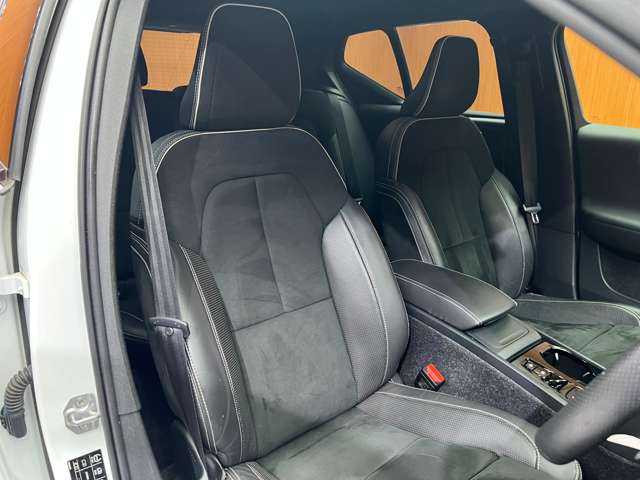 ボルボ ＸＣ４０ T4 AWD Rデザイン 千葉県 2019(平31)年 6万km クリスタルホワイトP ＡＣＣ　/半革シート　/ナビ　/ＴＶ　/Ｂｌｕｅｔｏｏｔｈ接続　/３６０°　/電動シート　/シートヒーター　/電動リアゲート　/アクティブパーキング　/ＬＥＤヘッドライト　/スマートキー　/衝突軽減Ｂ　/ＢＳＭ　/ＬＫＡ　/ＥＴＣ