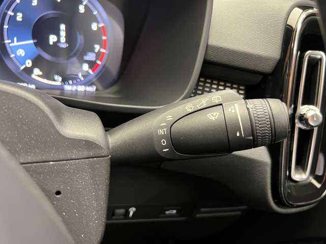 ボルボ ＸＣ４０ T4 AWD Rデザイン 千葉県 2019(平31)年 6万km クリスタルホワイトP ＡＣＣ　/半革シート　/ナビ　/ＴＶ　/Ｂｌｕｅｔｏｏｔｈ接続　/３６０°　/電動シート　/シートヒーター　/電動リアゲート　/アクティブパーキング　/ＬＥＤヘッドライト　/スマートキー　/衝突軽減Ｂ　/ＢＳＭ　/ＬＫＡ　/ＥＴＣ