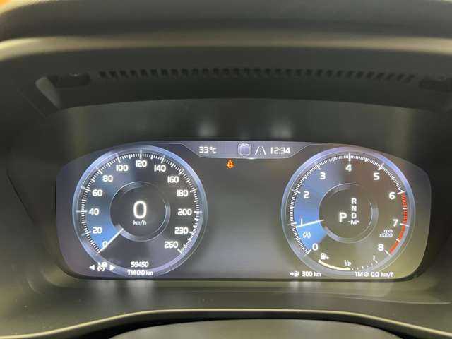 ボルボ ＸＣ４０ T4 AWD Rデザイン 千葉県 2019(平31)年 6万km クリスタルホワイトP ＡＣＣ　/半革シート　/ナビ　/ＴＶ　/Ｂｌｕｅｔｏｏｔｈ接続　/３６０°　/電動シート　/シートヒーター　/電動リアゲート　/アクティブパーキング　/ＬＥＤヘッドライト　/スマートキー　/衝突軽減Ｂ　/ＢＳＭ　/ＬＫＡ　/ＥＴＣ