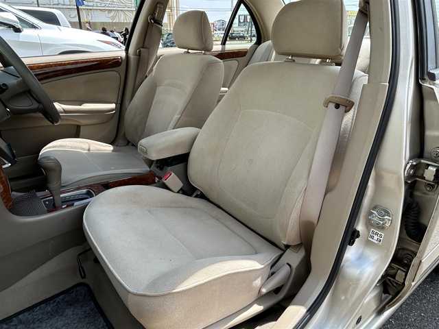 日産 ブルーバード シルフィ 15i 新潟県 2004(平16)年 13.6万km シャンパンシルバー 社外ナビ（AVN-G04）/フルセグ/ETC/オートエアコン/ハロゲンライト/リモコンキー