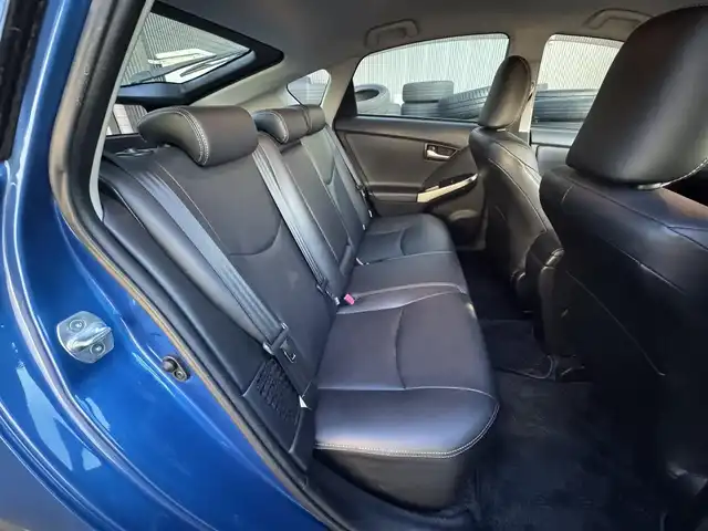 トヨタ プリウス S ツーリングセレ マイコーデ 滋賀県 2014(平26)年 7万km コバルトブルーメタリック 特別仕様車/純正8インチSDナビ/CD/DVD /SD /SDREC/Bluetooth /フルセグTV/純正ドライブレコーダー/純正ビルトインETC/バックカメラ/合皮シート/運転席シートリフター/トノカバー/ヘッドライトウォッシャー/純正LEDヘッドライト/オートライト/ドアバイザー/純正17インチアルミホイール/スマートキー×2/新車時保証書/取扱説明書/ナビ取扱説明書