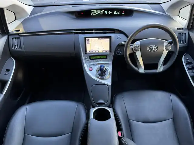 トヨタ プリウス S ツーリングセレ マイコーデ 滋賀県 2014(平26)年 7万km コバルトブルーメタリック 特別仕様車/純正8インチSDナビ/CD/DVD /SD /SDREC/Bluetooth /フルセグTV/純正ドライブレコーダー/純正ビルトインETC/バックカメラ/合皮シート/運転席シートリフター/トノカバー/ヘッドライトウォッシャー/純正LEDヘッドライト/オートライト/ドアバイザー/純正17インチアルミホイール/スマートキー×2/新車時保証書/取扱説明書/ナビ取扱説明書