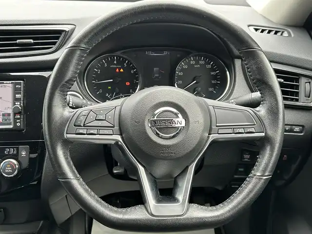 日産 エクストレイル 20X 山形県 2018(平30)年 6.9万km ダイヤモンドブラック 禁煙車/4WD/純正SDナビ/・TV/AM/FM/CD/Bluetooth/アイドリングストップ/エマージェンシーブレーキ/車線逸脱警報/横滑り防止装置/盗難防止装置/LEDヘッドライト/オートライト/フロントフォグランプ/合皮シート/パワーバックドア/バックカメラ/純正フロアマット/純正ドアバイザー/冬タイヤ積み込み/保証書/取扱説明書