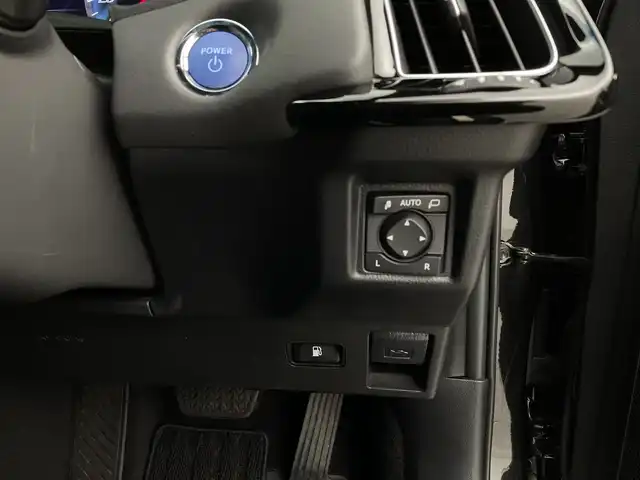 トヨタ クラウン ハイブリッド G Four 新潟県 2020(令2)年 4.1万km プレシャスブラックパール 4WD/トヨタセーフティセンス/ヘッドアップディスプレイ/純正ナビ/　CD/Bluetooth/フルセグTV/バックカメラ/イージークローザードア/レーダークルーズコントロール/LEDオートライト/メモリ付パワーシート/シートヒーター/純正17インチアルミホイール/パドルシフト/ブラインドスポットモニター/クリアランスソナー/電格ミラー/ウインカーミラー/スマートキー/ビルトインETC2.0