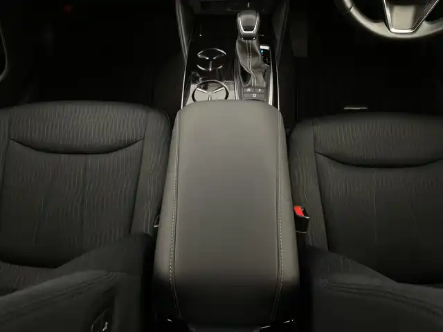 トヨタ クラウン ハイブリッド G Four 新潟県 2020(令2)年 4.1万km プレシャスブラックパール 4WD/トヨタセーフティセンス/ヘッドアップディスプレイ/純正ナビ/　CD/Bluetooth/フルセグTV/バックカメラ/イージークローザードア/レーダークルーズコントロール/LEDオートライト/メモリ付パワーシート/シートヒーター/純正17インチアルミホイール/パドルシフト/ブラインドスポットモニター/クリアランスソナー/電格ミラー/ウインカーミラー/スマートキー/ビルトインETC2.0